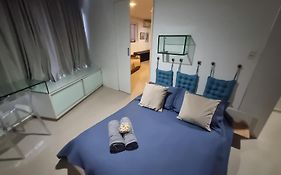 Flat mobiliado e bem localizado